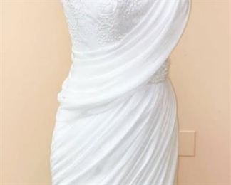 Pronovias Size 10 Designer Cocktail Length Bridal Gown