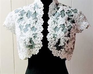 Size 8 White Lace with Cap Sleeves Bridal Wedding Jacket Bolero