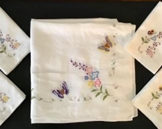 Hand Appliqué Tablecloth and napkins