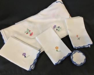 Embroidered 12 napkins and 12 coasters