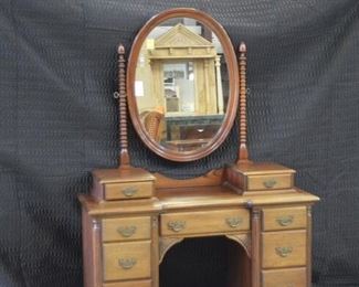 4662 Mahogany Vanity with Mirror