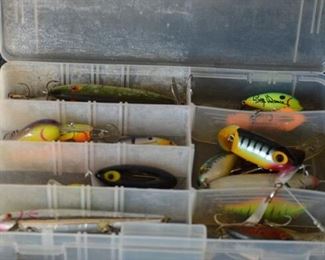 7512 Sm. Case with Fishing Lures