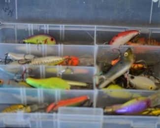 7539 Sm. Case with Fishing Lures