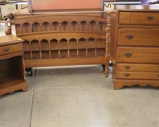 1711 4 pc Maple Bedroom Suite Full