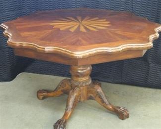 1916 Round Mahogany Inlaid Dining Table