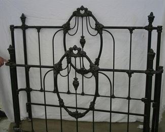 1919 Iron Queen Size Bed No rails
