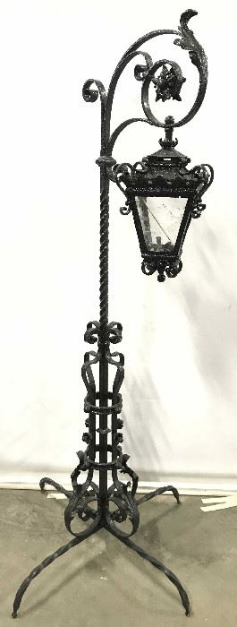 Antique Outdoor Victorian Metal Floor Lamp