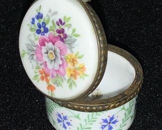 HALLMARKED FRENCH Vntg Porcelain Snuff Box
