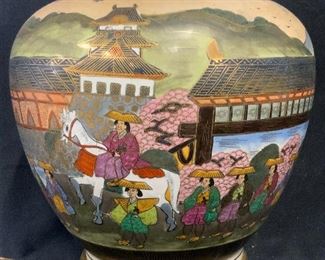 Asian Hand Painted Porcelain Vase Table Lamp