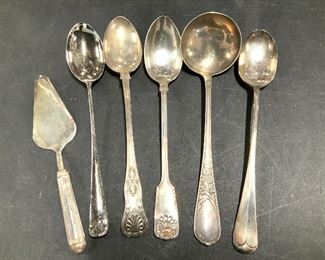 Lot 6 Silver toned metal Serving utensils