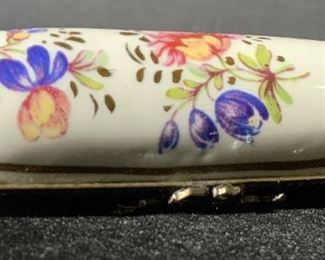 Vntg Hand Painted Floral Motif Porcelain Pill Case