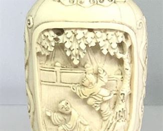 Collectible Sculpted Chinese Snuff Bottle w Stand
