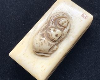 ASIAN CARVED ANTQ SIGN MONKEY SNUFF BOX, Collect
