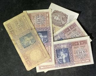 Lot 4 Vintage Republic Argentina Pesos, Un & Cinco

