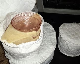MODERN PINK DINNERWARE SET