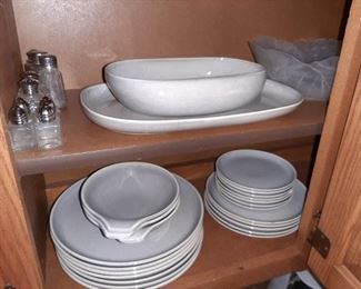 VINTAGE RUSSELL WRIGHT DINNERWARE