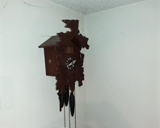 VINTAGE CUCKOO CLOCK