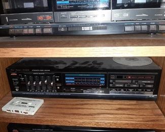 FISHER AM/FM STEREO SYNTHESIZER