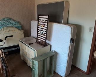 COMFORT COIL FULL MATTRESS SET
