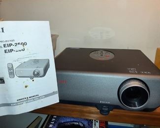 EIKI SLIDE PROJECTOR