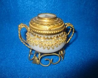 Royale Palais French Souvenir Opaline Glass w/ Ormolu Trinket Box