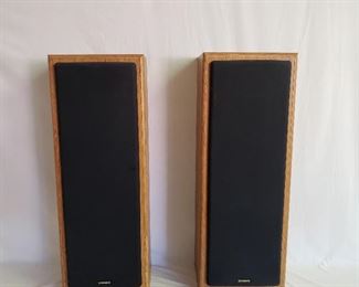 nice clean pair vintage Fisher speakers