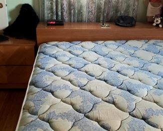 Queen bed complete