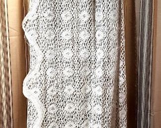 Lace table cloth