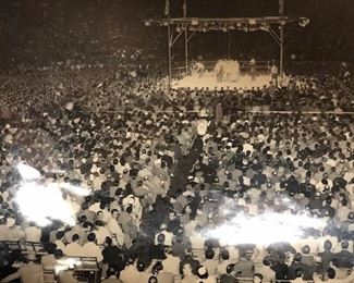 ONE OF MANY SPORTS AND BOXING PHOTOGRAPHS