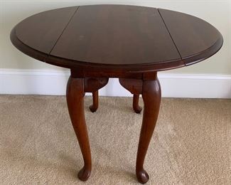 Queen Anne style Drop Leaf Table 