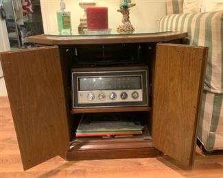 Magnavox Console Cabinet with Radio & Phonograph