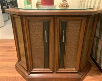 Exterior of Magnavox Console
