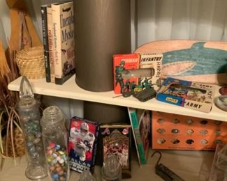 Vintage/Antique Marbles & German Infantry Toy Soldiers
