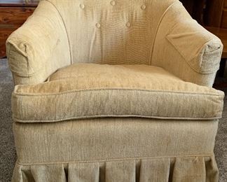 Tufted Low Back Arm Chair
