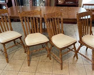 Solid Oak Dining Table w/ 6 Chairs 31x44x66-89in HxWxD