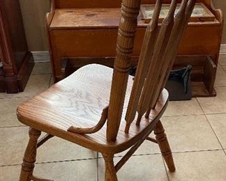Solid Oak Dining Table w/ 6 Chairs 31x44x66-89in HxWxD
