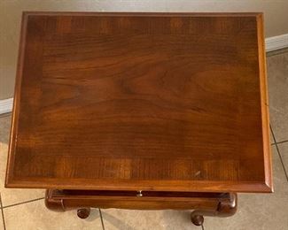 Butler Specialty Company Cabriole Leg Accent Table 26x17x13in HxWxD