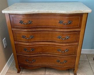 Vintage Marble Top Bow Front 4-Drawer Dresser 31x31x17.5in HxWxD