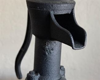 Columbiana Cast Iron Well Pump 19x15x8in HxWxD
