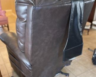 The Perfect Sleep Chair DuraLux Lift Chair 48x33x36in HxWxD
