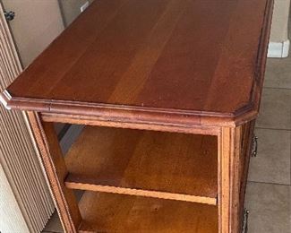 2pc Superior Furniture end Tables PAIR 24x18x28in HxWxD