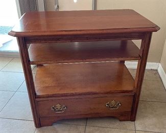 2pc Superior Furniture end Tables PAIR 24x18x28in HxWxD
