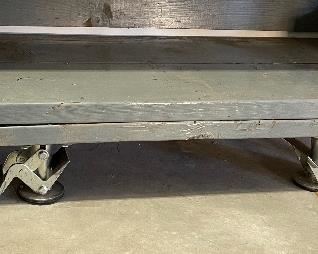 Rolling Wood Workbench with/ Central Forge Vise	36x48x22in	HxWxD
