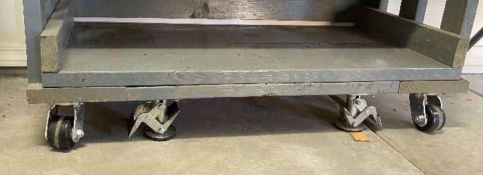 Rolling Wood Workbench with/ Central Forge Vise 36x48x22in HxWxD