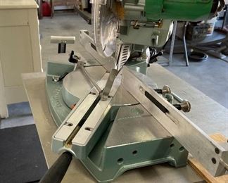 Hitachi C8FB2 8 1/2" Slide Compound Miter Saw