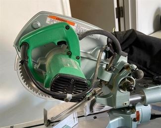 Hitachi C8FB2 8 1/2" Slide Compound Miter Saw