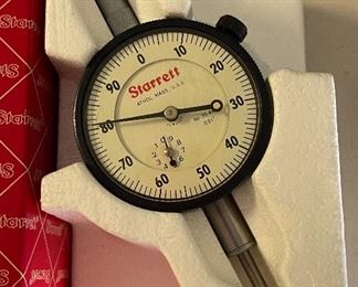 Starrett 25-441j Dial indicator in box