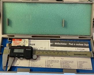 Mitutoyo Digimatic 500-351 Calipers in Case