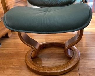 Ekornes Stressless Chair & Ottoman Green Recliner 38x34x32in HxWxD