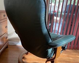 Ekornes Stressless Chair & Ottoman Green Recliner 38x34x32in HxWxD